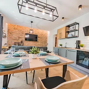 Bh Properties, Apartament Wyscigi Apartament